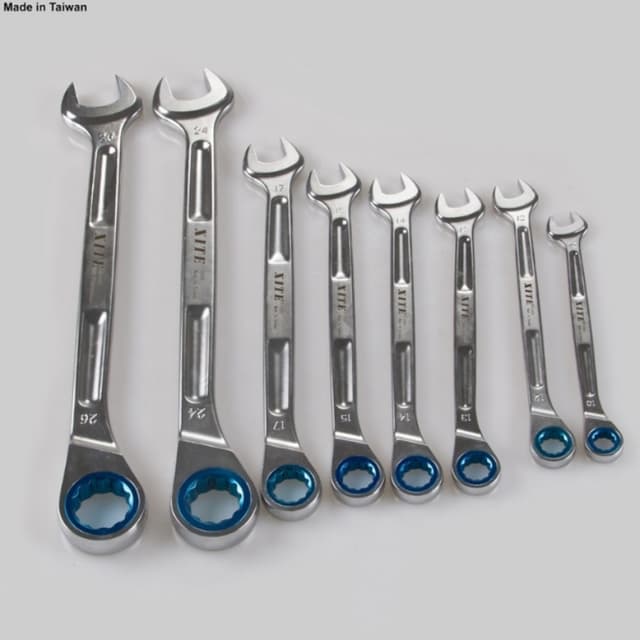 Combination spanner set 8-24mm Rs. 500-15,000