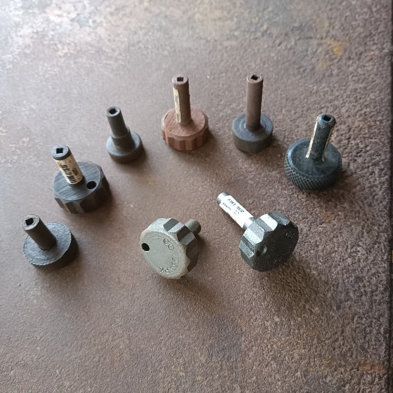 Tapet screw setting keys Rs. 50-1500