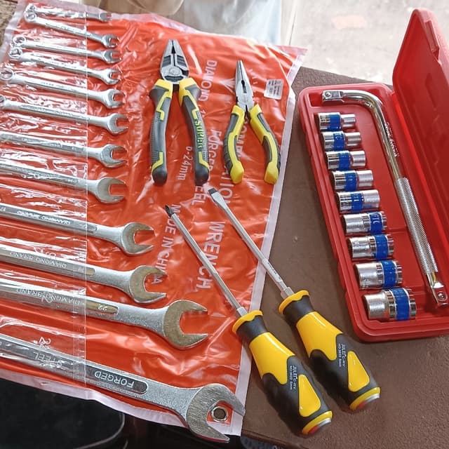 Tool kit Rs. 2,000-7,000